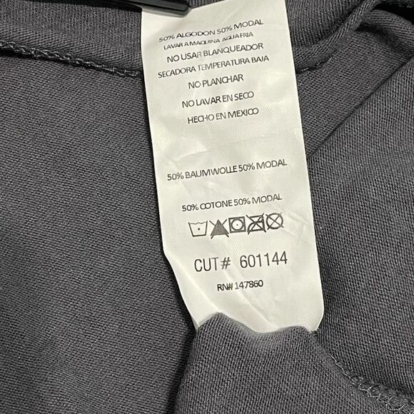 Michelle By Comune Zodiac Cancer Astrology Horoscope T-Shirt Charcoal Gray XS - Picture 7 of 10
